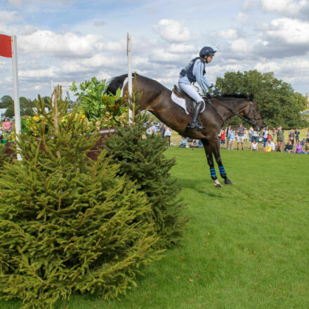 Alice Casburn riding TOPSPIN 225