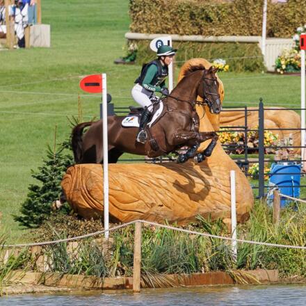 26 BURGHLEY IRL Berry 0070