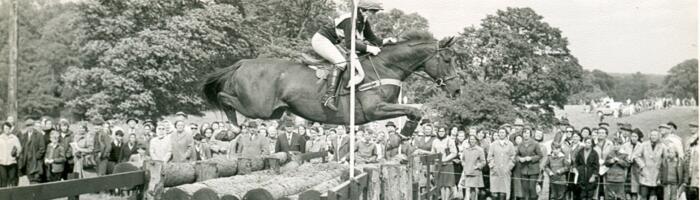 3archive054 1965 Miss J Syme riding Burning Grass Copyright Cyril E2 Diamond