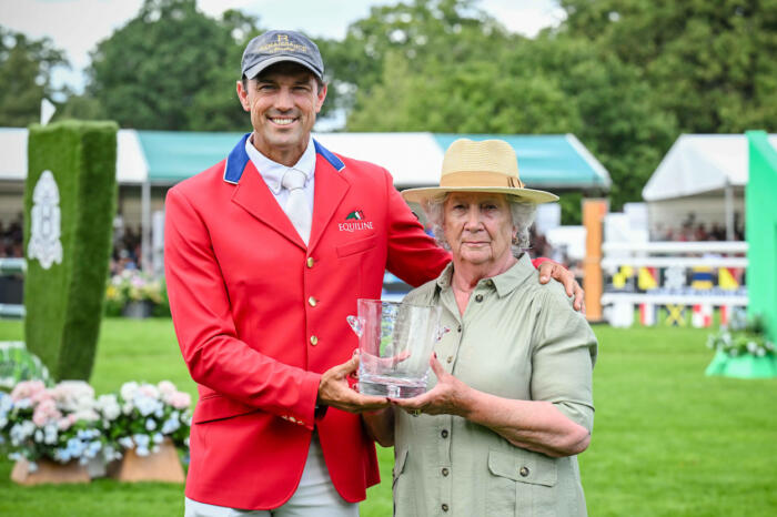 Avebury Trophy PN26985